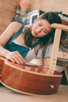 舌吻戏视频超长吻戏